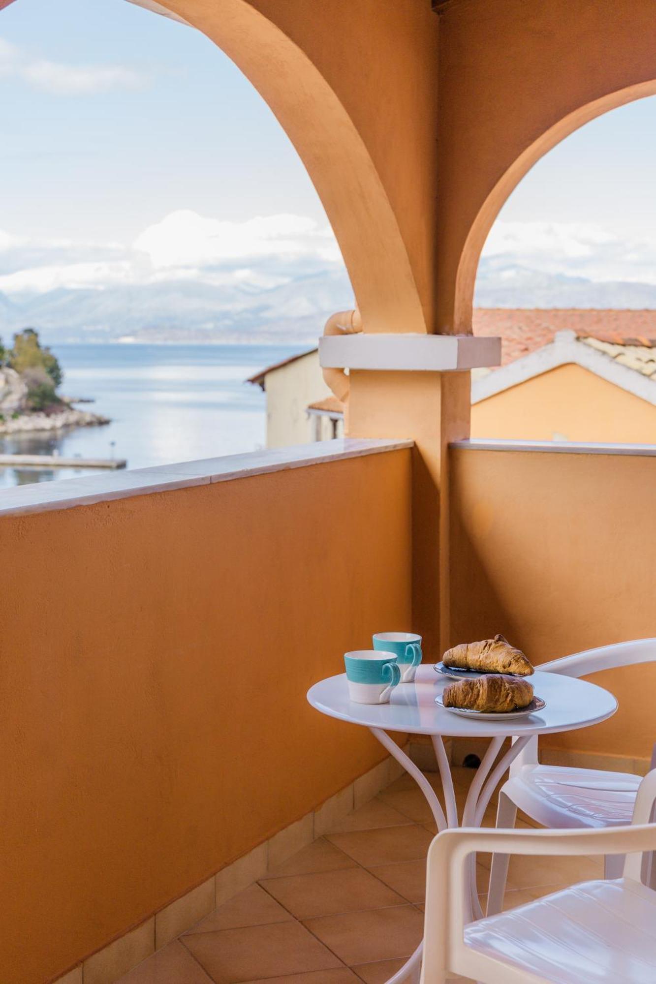 Porto Kassiopi Apartments Bagian luar foto